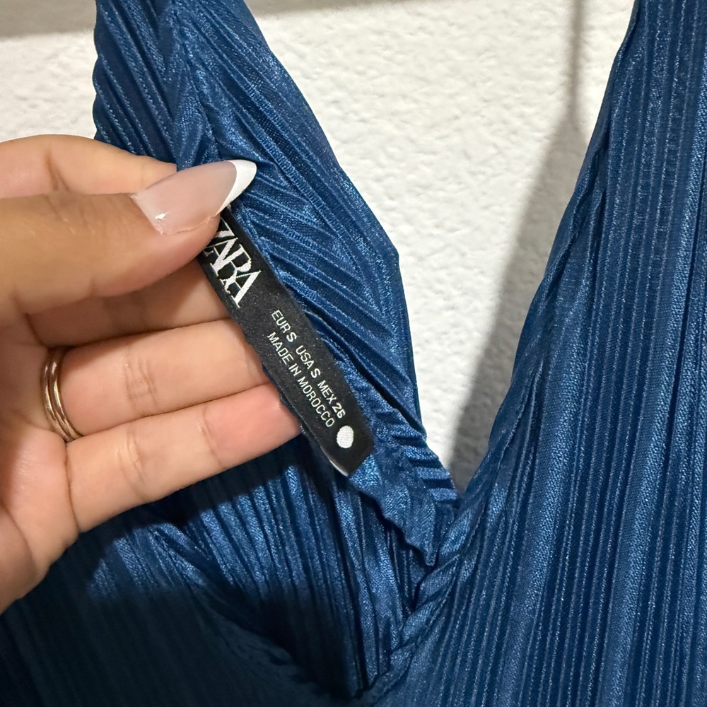 Zara Blue Pleated Dress - Picture 2 of 3